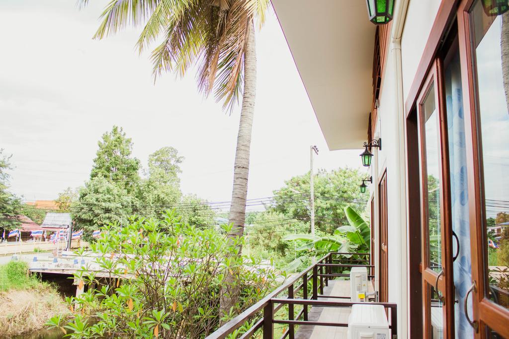 Ban Klong Srabua Hotel Ayutthaya Bagian luar foto