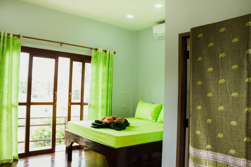 Ban Klong Srabua Hotel Ayutthaya Bagian luar foto