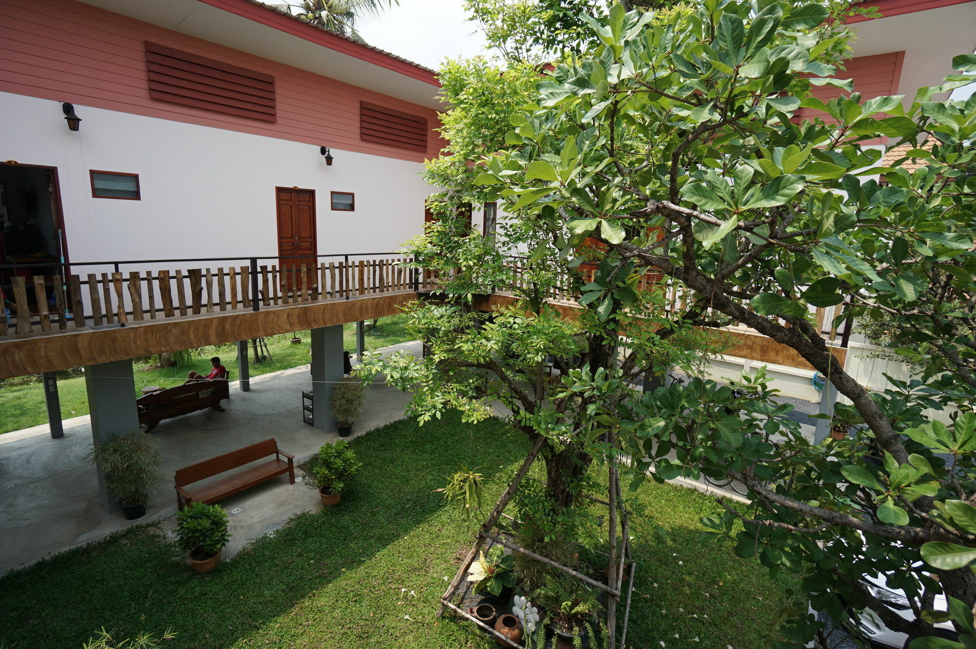 Ban Klong Srabua Hotel Ayutthaya Bagian luar foto